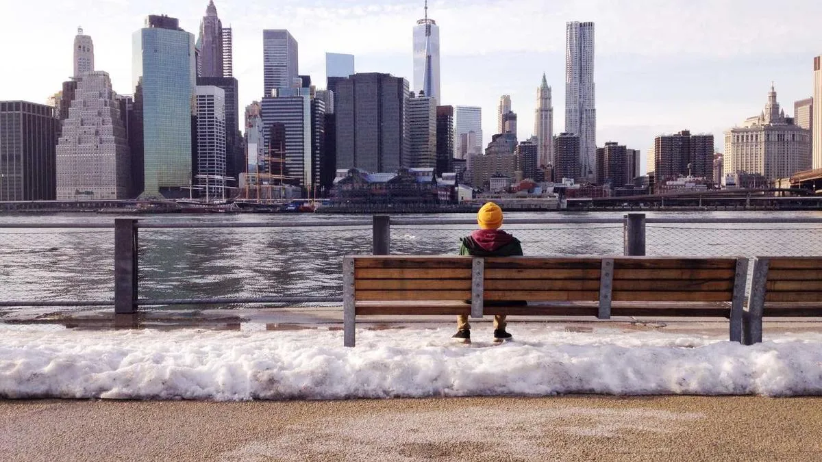 Social Trap: Why Does Scrolling Phones Increase Anxiety? Psychologists Reveal the Psychological Code of College Students' Alcohol Dependence